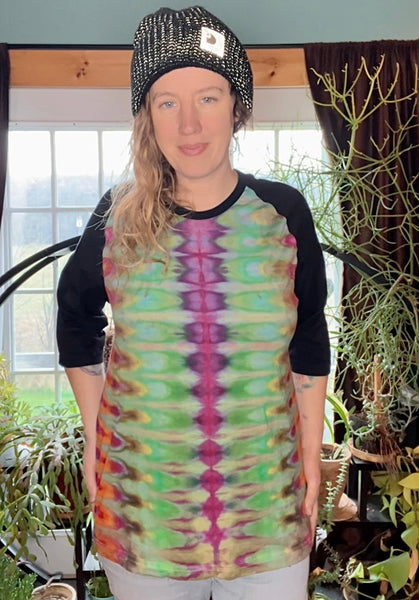 L Unisex Tie Dye Baseball Tee