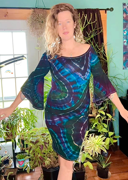 Tie dye bell sleeve midi dress