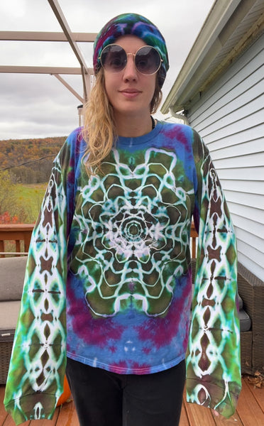 L Tie Dye Unisex Long Sleeve Shirt